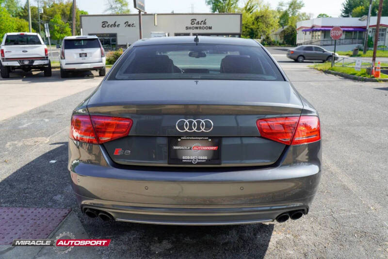 2013 Audi S8 4.0T quattro