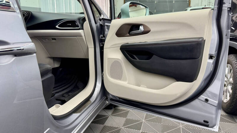 2019 Chrysler Pacifica Touring Plus