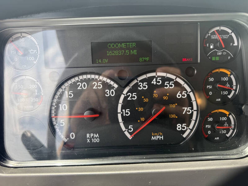 2019 Freightliner M2 106