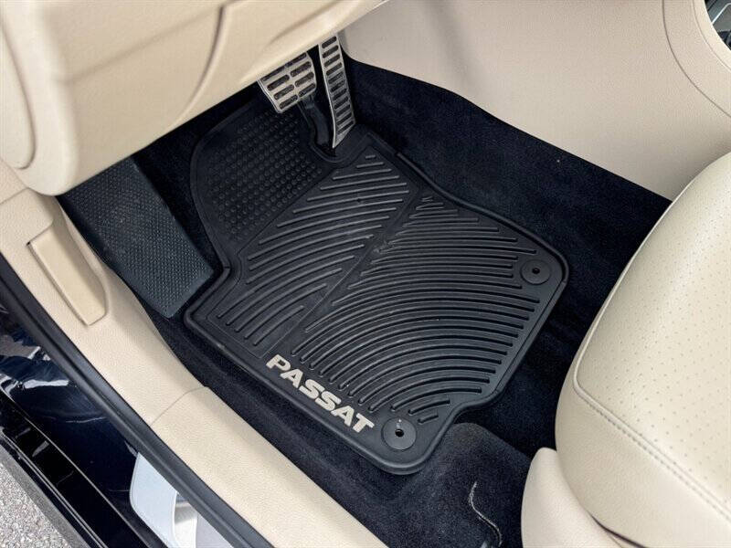 2018 Volkswagen Passat 2.0T R-Line