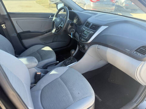 2017 Hyundai Accent SE