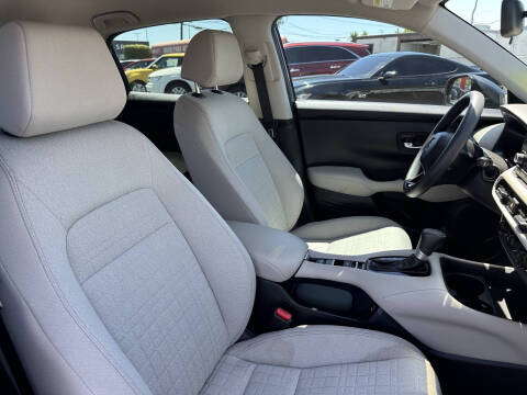 2025 Honda HR-V LX