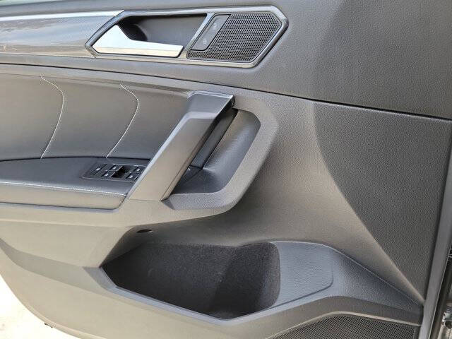 2023 Volkswagen Tiguan SE R-Line Black