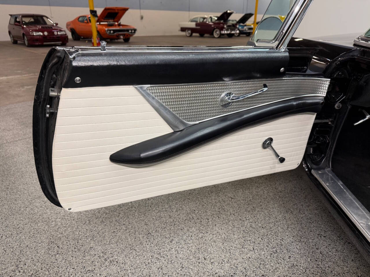 1956 Ford Thunderbird 11