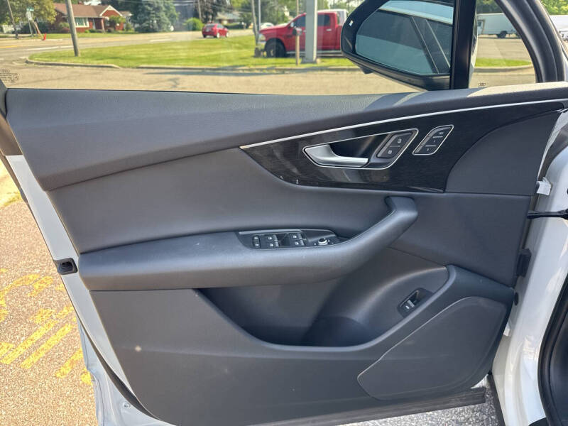 2022 Audi Q7 quattro Premium 45 TFSI