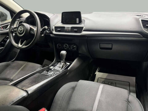 2017 Mazda MAZDA3 Sport