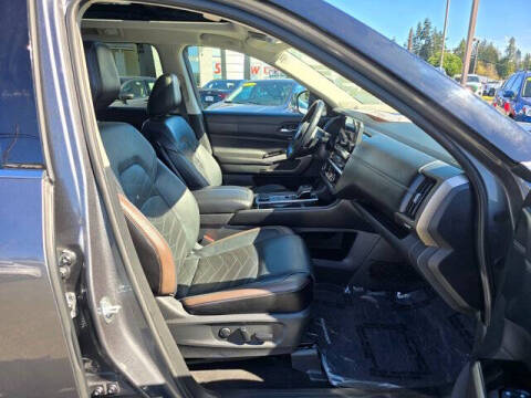 2023 Nissan Pathfinder Platinum