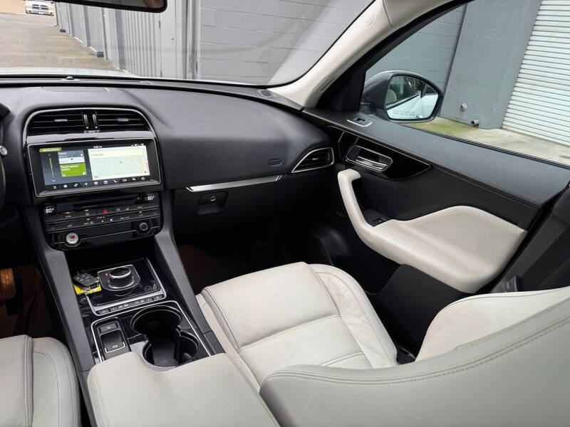 2017 Jaguar F-PACE 35t Prestige