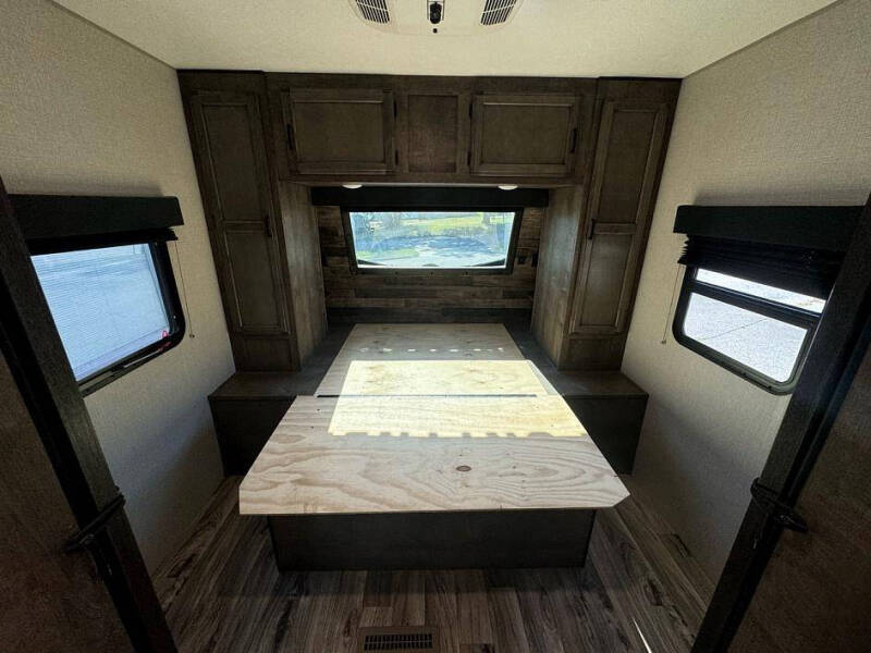 2021 Venture RV Sport Trek