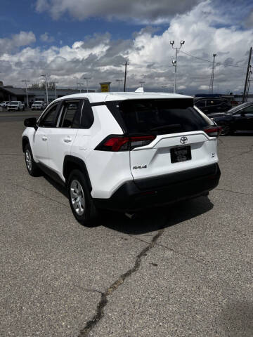 2022 Toyota RAV4 LE