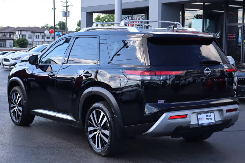 2023 Nissan Pathfinder Platinum