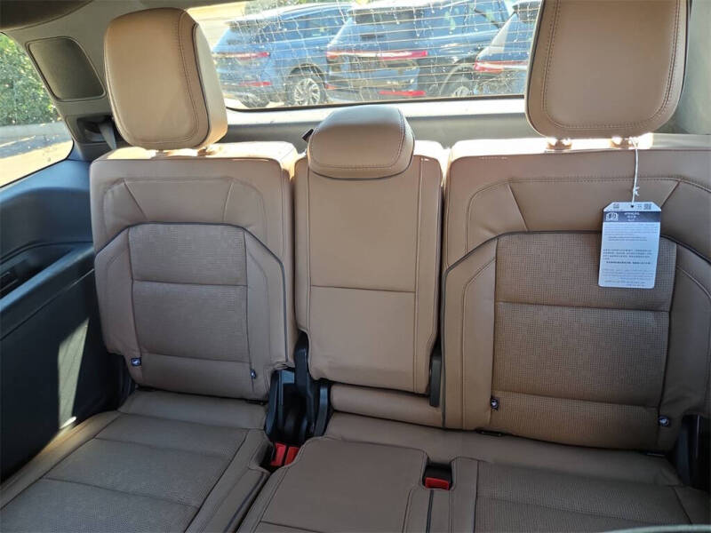 2025 Lincoln Navigator Black Label