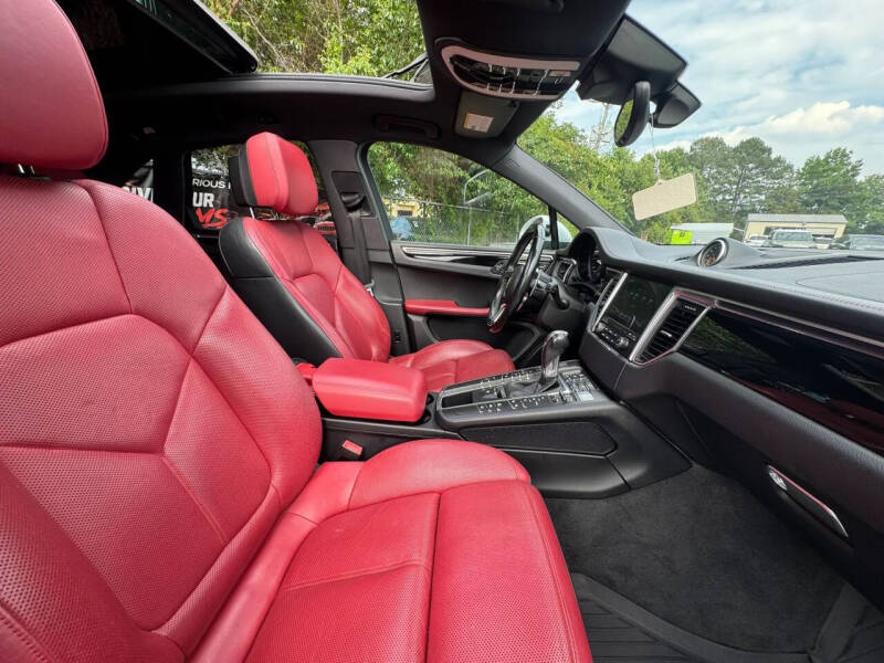 2017 Porsche Macan