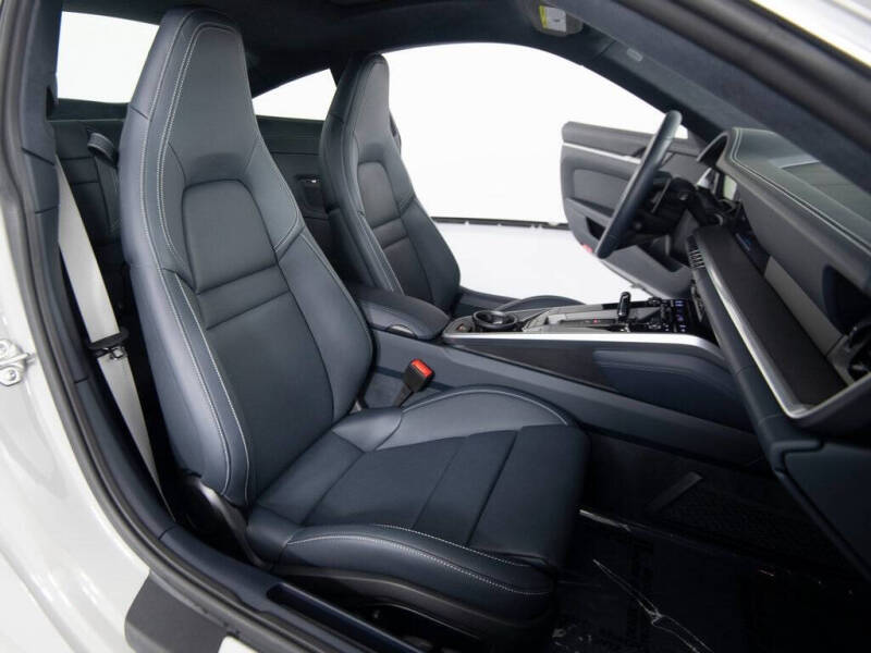 2025 Porsche 911 Carrera