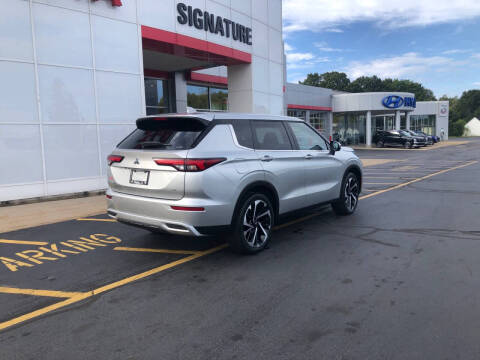 2024 Mitsubishi Outlander SE