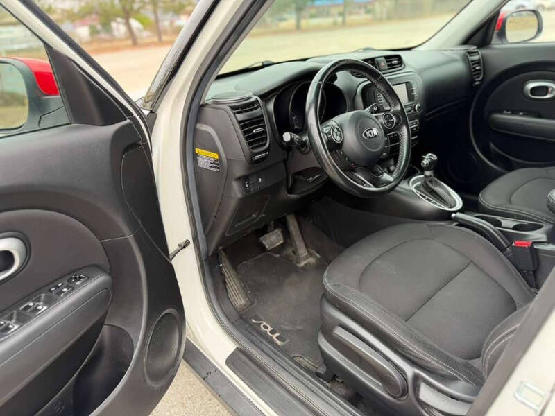 2017 Kia Soul +