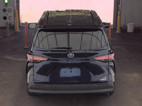 2022 Toyota Sienna LE 8-Passenger