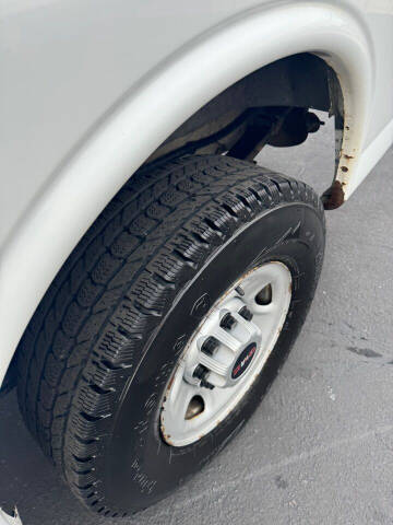 2017 GMC Savana 2500