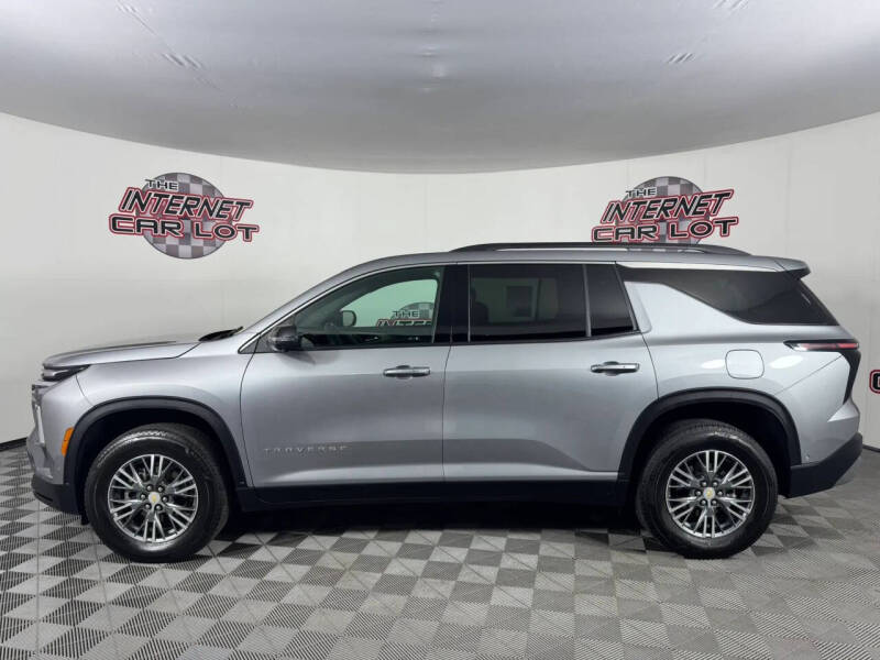 2024 Chevrolet Traverse LT
