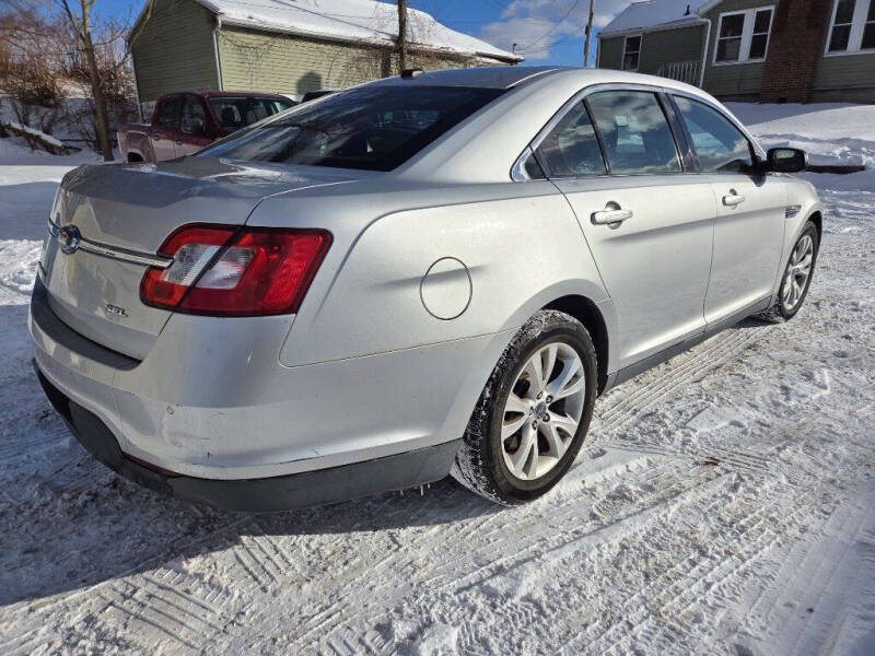2010 Ford Taurus SEL