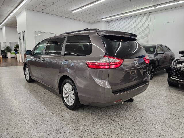 2017 Toyota Sienna XLE 7-Passenger