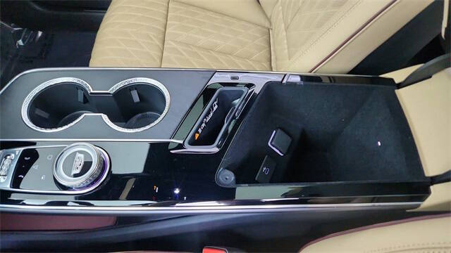 2025 Cadillac LYRIQ Luxury 3