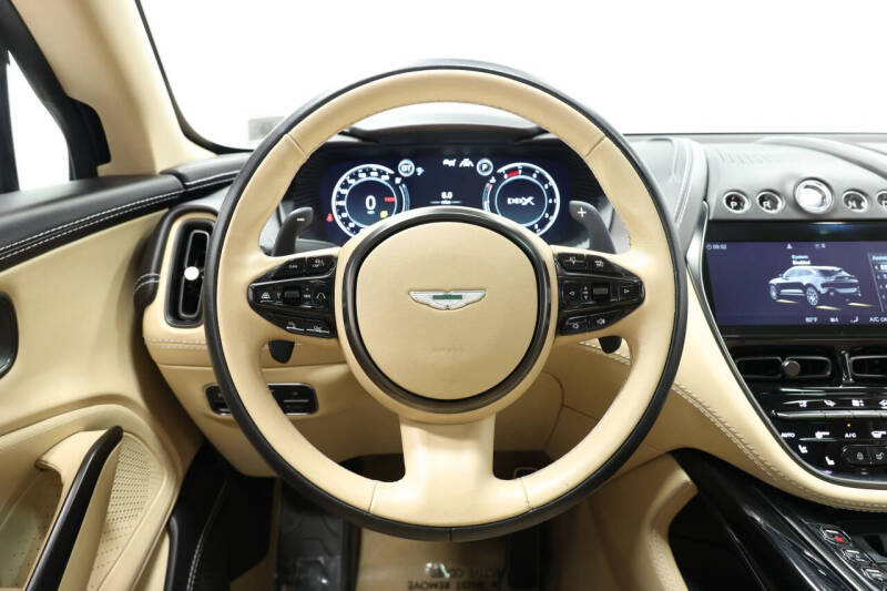 2021 Aston Martin DBX