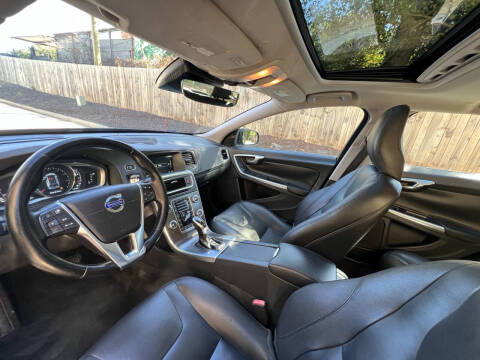 2015 Volvo V60 T5 Drive-E Platinum