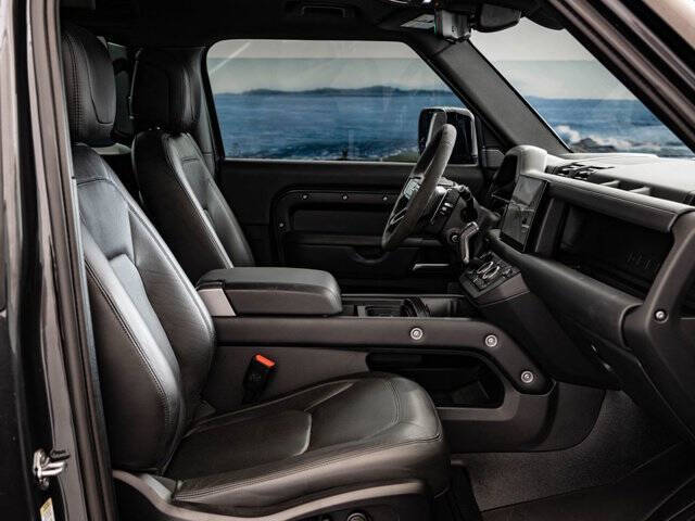 2023 Land Rover Defender 90 V8