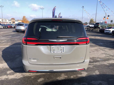 2023 Chrysler Pacifica Touring L