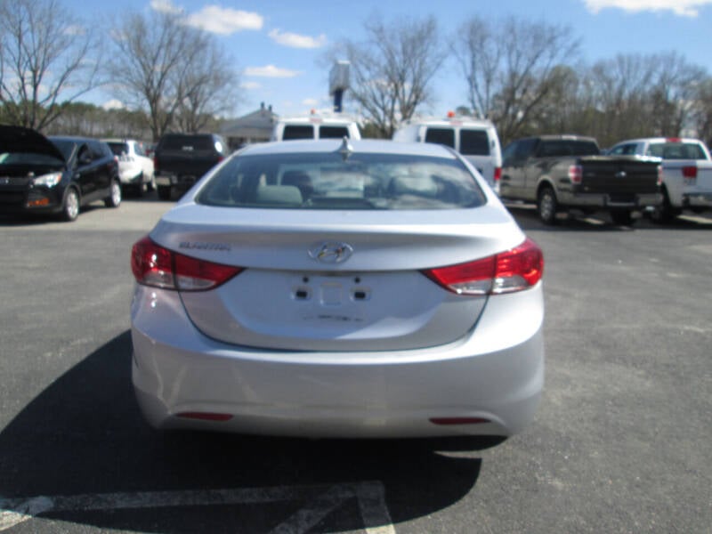 2012 Hyundai Elantra GLS photo 5