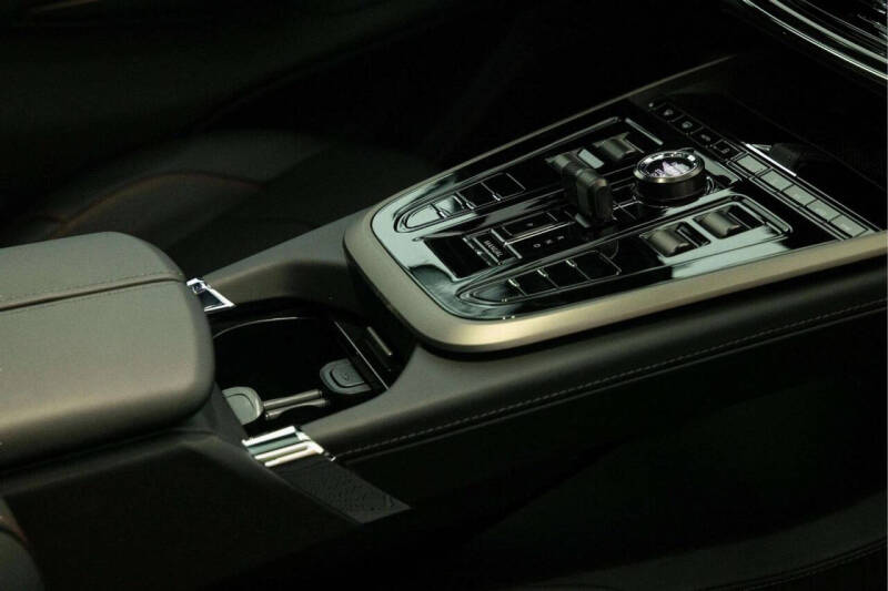 2026 Aston Martin DBX 707