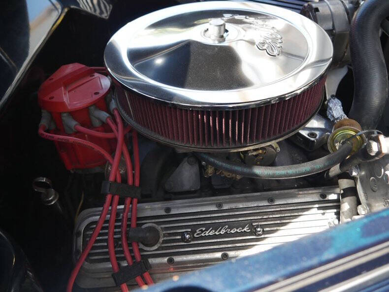 1937 Ford Deluxe