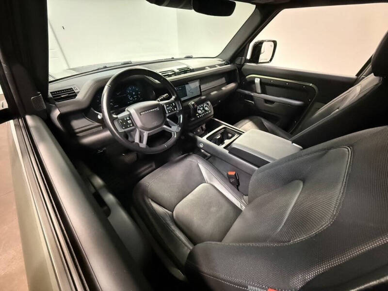 2024 Land Rover Defender 90 P400 X-Dynamic SE