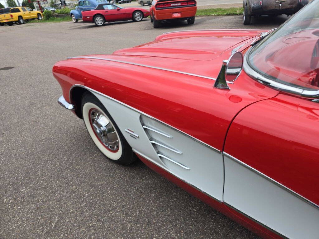 1961 Chevrolet Corvette 36