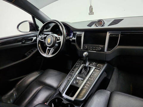 2017 Porsche Macan