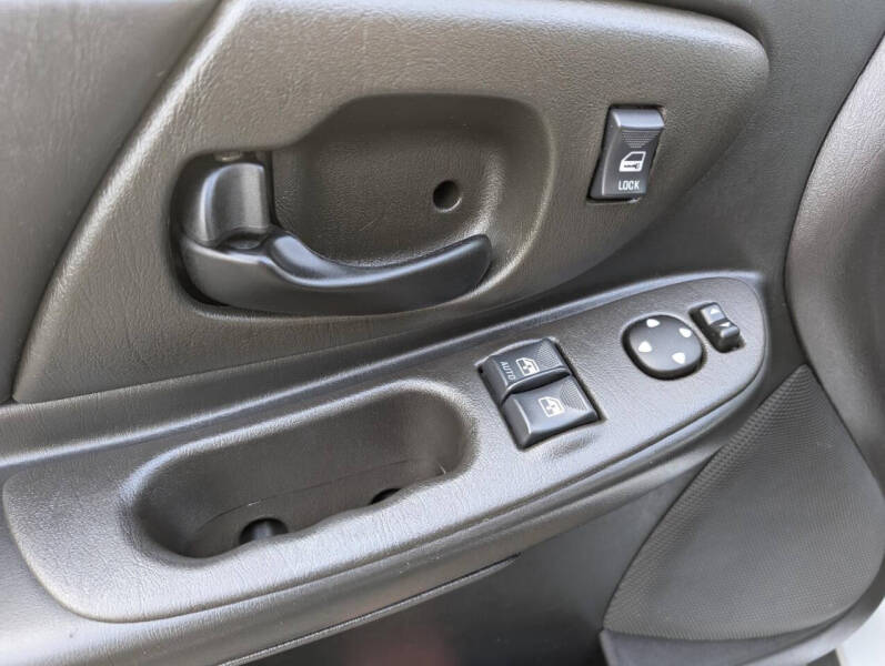 2000 Chevrolet Monte Carlo LS