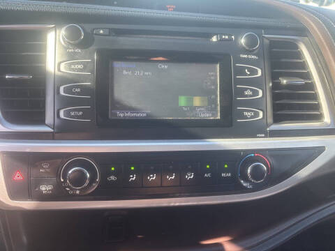 2015 Toyota Highlander LE