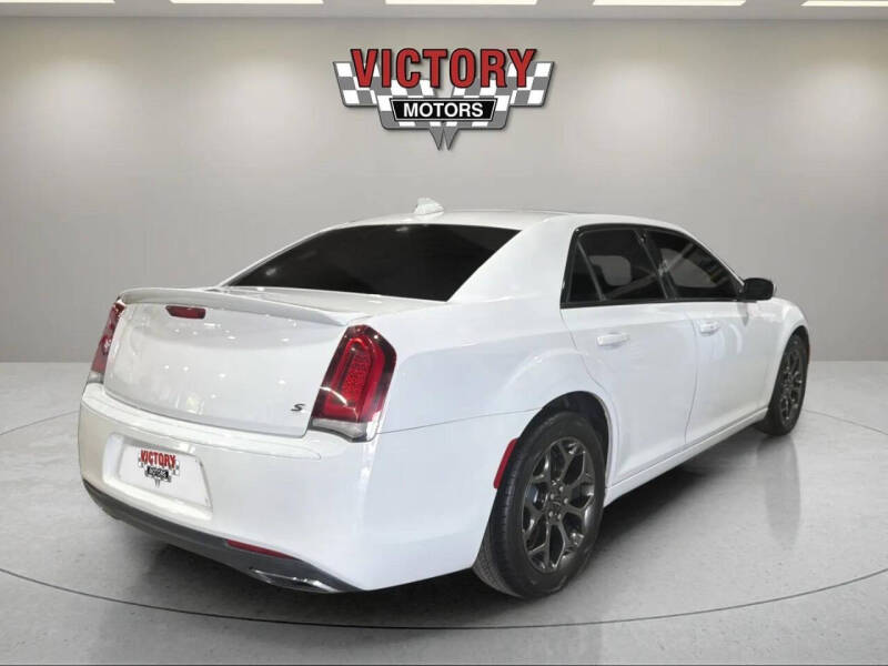 2018 Chrysler 300 S