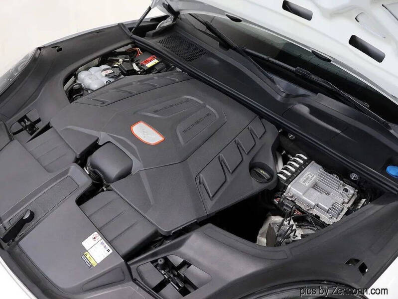2022 Porsche Cayenne GTS Coupe