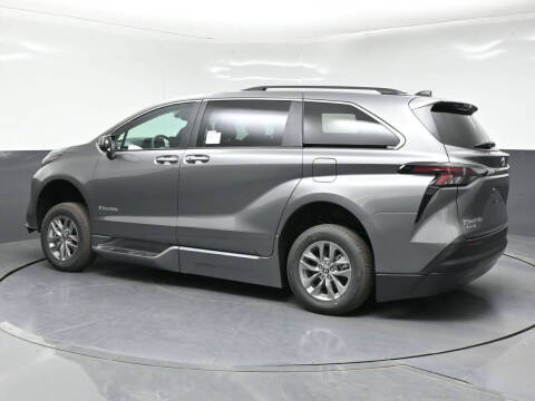 2026 Toyota Sienna XLE 7-Passenger