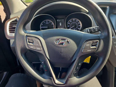 2017 Hyundai Santa Fe SE