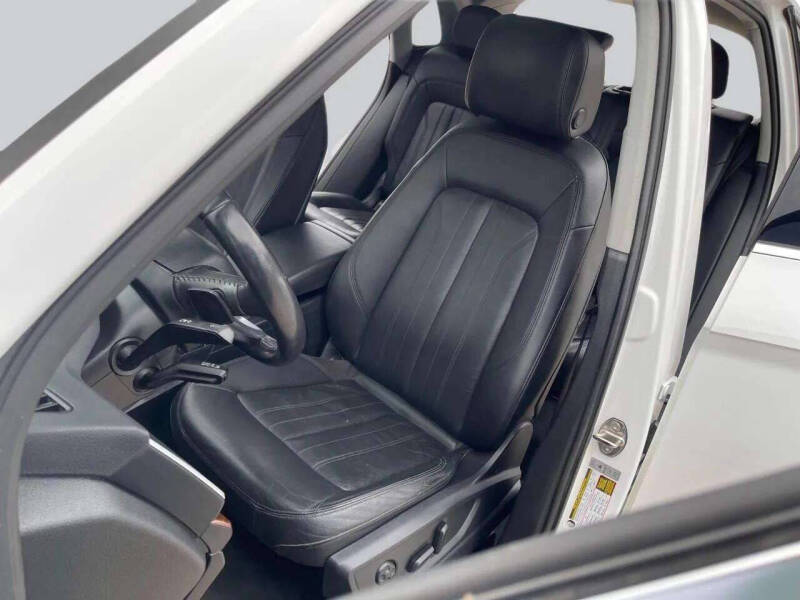 2018 Audi Q5 2.0T quattro Premium Plus