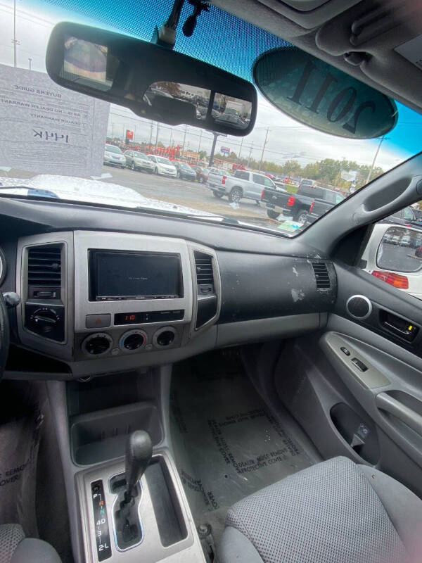 2011 Toyota Tacoma Base photo 14