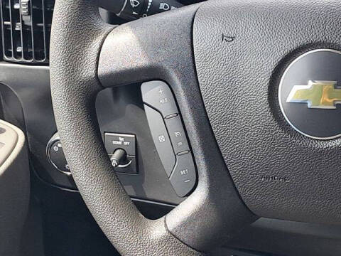 2025 Chevrolet Express 3500