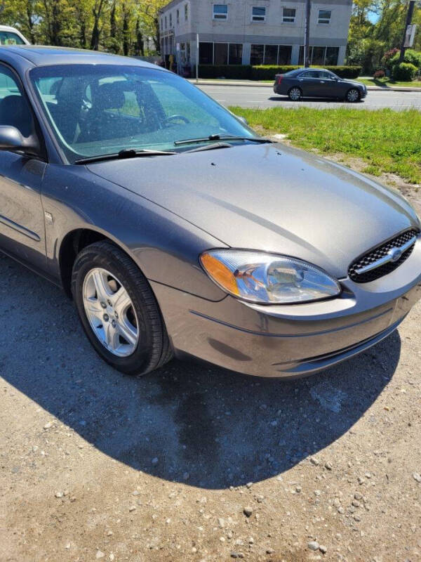 2002 Ford Taurus SEL Deluxe