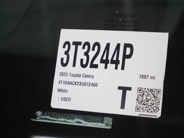 2025 Toyota Camry SE