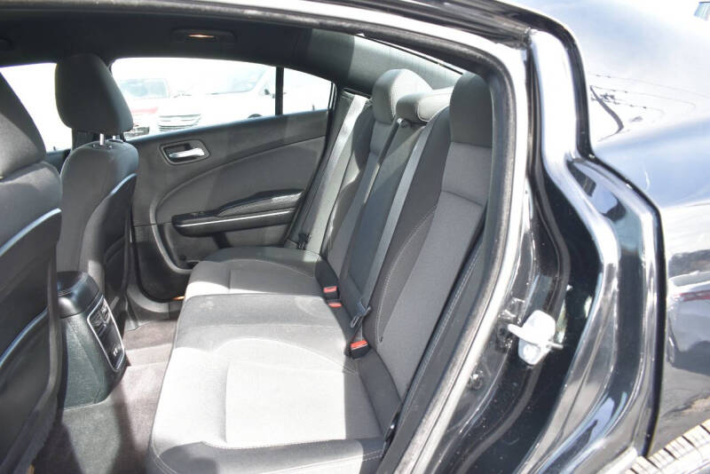 2017 Dodge Charger SE