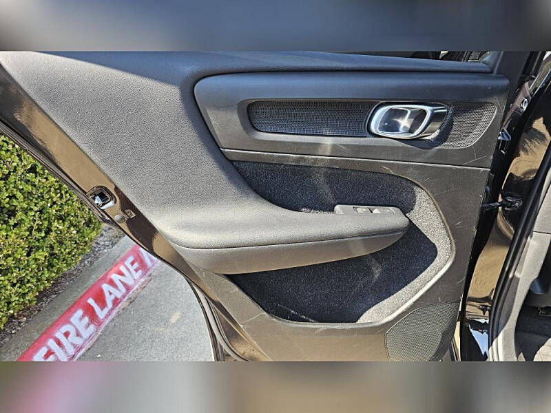 2019 Volvo XC40 T5 Momentum