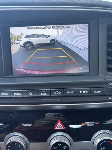 2019 Hyundai Elantra SE